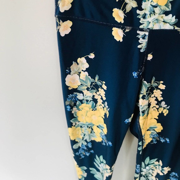 JoyLab Pants & Jumpsuits Joy Lab M High Rise Ankle Cropped